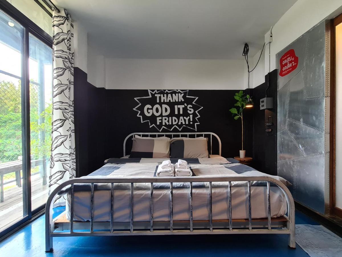 Hand Hotel Bangsaen Esterno foto